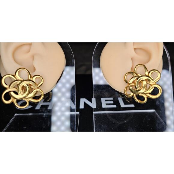CHANEL Pre-Owned 1996 CC Flower clip-on earrings - Picture 1 of 6